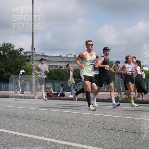 29.06.2025 - hella hamburg halbmarathon Luisa Fischer http://msf.ph/oto/8447634 29.06.2025 09:47:53 Kennedybrücke 819, 15826, 17802, 4129, 2689, 4129, 4749, 8190 meine-sportfotos.de
