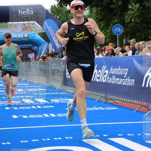 29.06.2025 - hella hamburg halbmarathon Strokosch-Dieckow http://msf.ph/oto/8447702 29.06.2025 10:39:04 Ziel 1164, 1445, 1803, 2262, 3136, 3282, 4359, 4759, 6682, 6686, 6687, 11447, 11619, 12137, 15556, 15561, 15873, 16656, 16820, 18149, 18547, 18734, 19151 meine-sportfotos.de