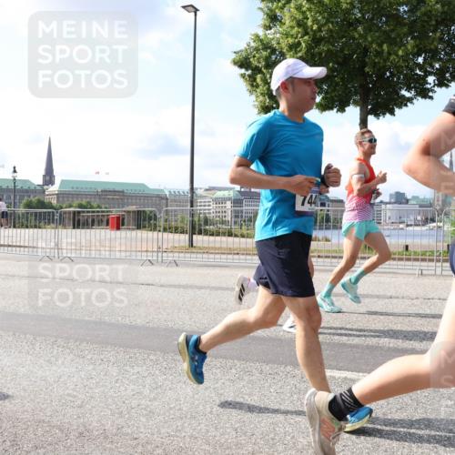 29.06.2025 - hella hamburg halbmarathon Lena Gebhardt http://msf.ph/oto/8447734 29.06.2025 09:53:38 Lombardsbrücke 744, 1466, 1558, 1750, 1759, 2234, 2270, 2365, 2402, 2516, 2623, 2823, 2890, 2937, 3004, 3146, 3186, 3414, 4091, 4140, 4247, 4310, 4553, 4949, 4997, 5022, 5115, 5362, 5460, 5532, 5623, 5624, 5650, 5692, 6071, 6203, 6282, 6309, 6375, 6388, 6460, 6575, 6903, 7167, 7204, 7322, 7385, 7448, 7450, 7480, 7765, 8023, 8063, 8269, 8664, 9030, 9043, 9126, 9626, 9633, 9723, 9965, 10792, 11077, 11936, 13009 meine-sportfotos.de