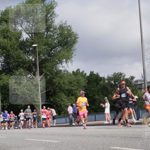 29.06.2025 - hella hamburg halbmarathon Luisa Fischer http://msf.ph/oto/8447742 29.06.2025 09:48:02 Kennedybrücke 1686, 12232, 7965, 5, 17191, 57, 1686, 1707, 5187, 5550, 6878, 7186, 7880, 7965, 10484, 10876 meine-sportfotos.de