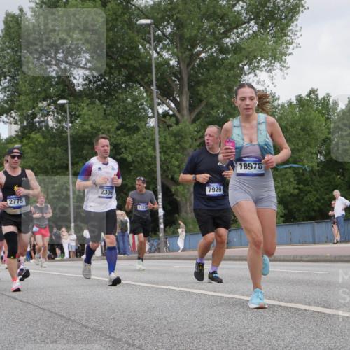 29.06.2025 - hella hamburg halbmarathon Luisa Fischer http://msf.ph/oto/8447812 29.06.2025 10:30:02 Kennedybrücke 6625, 2306, 2775, 11256, 7929, 18976, 1300, 2306, 2775, 4844, 6625, 6905, 7929, 8674 meine-sportfotos.de