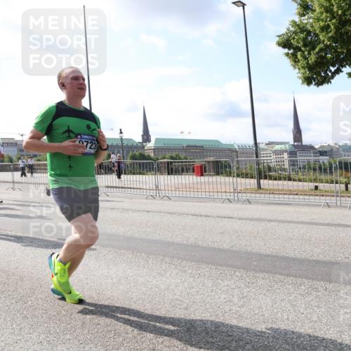 29.06.2025 - hella hamburg halbmarathon Lena Gebhardt http://msf.ph/oto/8447818 29.06.2025 09:53:39 Lombardsbrücke 13667, 723, 1466, 1558, 1750, 1759, 2234, 2270, 2365, 2402, 2516, 2623, 2823, 2890, 2937, 3004, 3146, 3186, 3414, 4091, 4140, 4247, 4310, 4553, 4949, 5022, 5115, 5362, 5460, 5532, 5623, 5624, 5650, 5692, 6071, 6203, 6282, 6309, 6375, 6388, 6460, 6575, 6903, 7167, 7204, 7322, 7385, 7448, 7450, 7480, 7734, 7765, 8023, 8063, 8269, 9030, 9043, 9126, 9626, 9633, 9723, 9965, 10792, 11077, 11936, 13009 meine-sportfotos.de