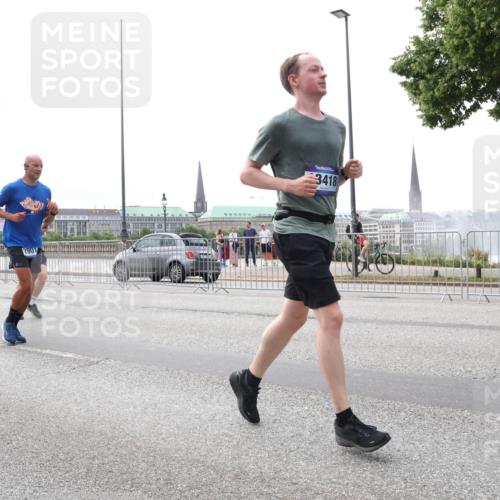 29.06.2025 - hella hamburg halbmarathon Lena Gebhardt http://msf.ph/oto/8447825 29.06.2025 10:30:21 Lombardsbrücke 2901, 3418, 1097, 1547, 1647, 2754, 2755, 2901, 3443, 3573, 3613, 4575, 4819, 5063, 5322, 6344, 6598, 6616, 6626, 8792, 8941, 10162, 10880, 12305, 12349, 12350, 12460, 12461, 12504, 12537, 12687, 12688, 12710, 13031, 13418, 14304, 14421, 15757, 15789, 15938, 16182, 16504, 16601, 16604, 16735, 16769, 16791, 16864, 17529, 18046, 18503, 18671 meine-sportfotos.de