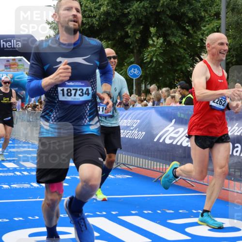 29.06.2025 - hella hamburg halbmarathon Strokosch-Dieckow http://msf.ph/oto/8447828 29.06.2025 10:39:03 Ziel 1164, 1445, 1803, 2262, 3136, 4359, 4759, 6682, 6686, 6687, 11447, 11619, 12137, 15556, 15561, 15873, 16656, 16820, 18149, 18547, 18734, 19151 meine-sportfotos.de