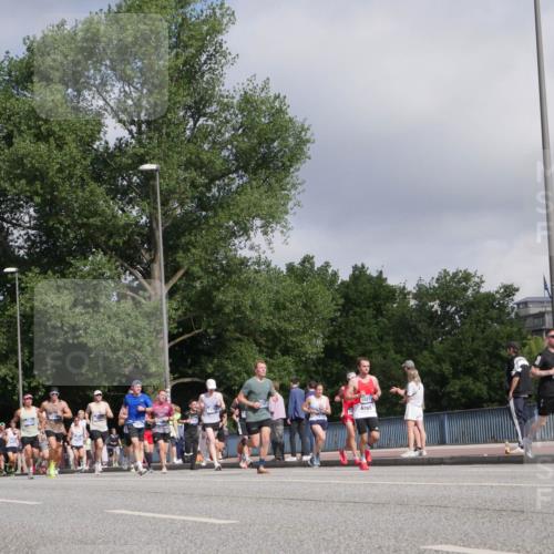 29.06.2025 - hella hamburg halbmarathon Luisa Fischer http://msf.ph/oto/8447835 29.06.2025 09:48:04 Kennedybrücke 10270, 57, 1686, 1707, 1894, 5187, 5550, 6878, 7186, 7880, 7965, 10484, 10876 meine-sportfotos.de