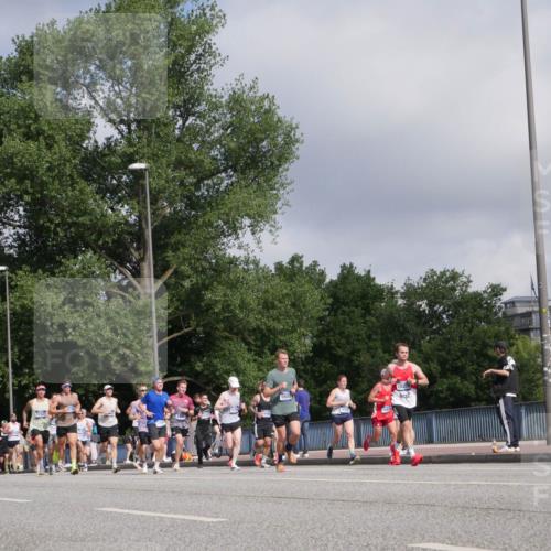 29.06.2025 - hella hamburg halbmarathon Luisa Fischer http://msf.ph/oto/8447859 29.06.2025 09:48:05 Kennedybrücke 17322, 2189, 1027, 6878, 57, 1686, 1707, 1894, 5187, 5550, 6878, 7186, 7880, 7965, 8062, 10484, 10876 meine-sportfotos.de