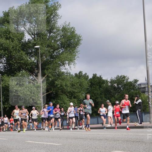 29.06.2025 - hella hamburg halbmarathon Luisa Fischer http://msf.ph/oto/8447877 29.06.2025 09:48:05 Kennedybrücke 17322, 12189, 13754, 5550, 15835, 57, 1686, 1707, 1894, 5187, 5550, 6878, 7186, 7880, 7965, 8062, 10484, 10876 meine-sportfotos.de