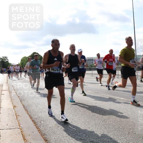 29.06.2025 - hella hamburg halbmarathon Lena Gebhardt http://msf.ph/oto/8447893 29.06.2025 09:53:40 Lombardsbrücke 136, 14764, 2890, 1892, 12271, 9626, 18066, 1466, 1558, 1750, 1759, 2234, 2270, 2365, 2402, 2516, 2623, 2823, 2890, 2937, 3004, 3146, 3186, 3414, 4091, 4140, 4247, 4310, 4553, 4949, 5022, 5115, 5362, 5460, 5532, 5623, 5624, 5650, 5692, 6071, 6203, 6282, 6309, 6375, 6388, 6460, 6575, 6903, 7167, 7204, 7322, 7385, 7448, 7450, 7480, 7734, 7765, 8023, 8063, 8269, 9030, 9043, 9126, 9626, 9633, 9723, 9965, 10792, 11077, 11936, 13009 meine-sportfotos.de