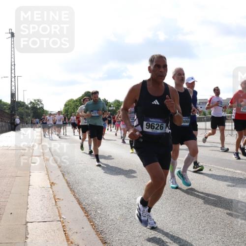 29.06.2025 - hella hamburg halbmarathon Lena Gebhardt http://msf.ph/oto/8447932 29.06.2025 09:53:40 Lombardsbrücke 1227, 9626, 3066, 2890, 1466, 1558, 1750, 1759, 2234, 2270, 2365, 2402, 2516, 2623, 2823, 2890, 2937, 3004, 3146, 3186, 3414, 4091, 4140, 4247, 4310, 4553, 4949, 5022, 5115, 5362, 5460, 5532, 5623, 5624, 5650, 5692, 6071, 6203, 6282, 6309, 6375, 6388, 6460, 6575, 6903, 7167, 7204, 7322, 7385, 7448, 7450, 7480, 7734, 7765, 8023, 8063, 8269, 9030, 9043, 9126, 9626, 9633, 9723, 9965, 10792, 11077, 11936, 13009 meine-sportfotos.de