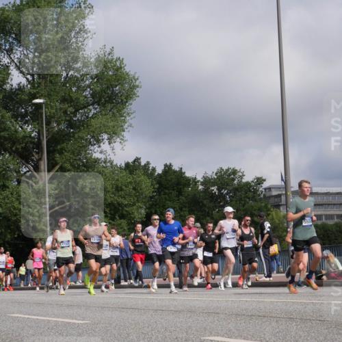 29.06.2025 - hella hamburg halbmarathon Luisa Fischer http://msf.ph/oto/8447947 29.06.2025 09:48:07 Kennedybrücke 1894, 12189, 17322, 2460, 13686, 14622, 13754, 348, 5550, 15835, 57, 1686, 1707, 1894, 4463, 5187, 5550, 6878, 7186, 7880, 7965, 8062, 10484, 10876 meine-sportfotos.de