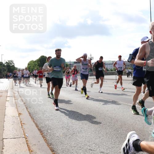 29.06.2025 - hella hamburg halbmarathon Lena Gebhardt http://msf.ph/oto/8448005 29.06.2025 09:53:40 Lombardsbrücke 5832, 293, 12271, 6388, 17032, 7480, 18, 18066, 1466, 1558, 1750, 1759, 2234, 2270, 2365, 2402, 2516, 2623, 2823, 2890, 2937, 3004, 3146, 3186, 3414, 4091, 4140, 4247, 4310, 4553, 4949, 5022, 5115, 5362, 5460, 5532, 5623, 5624, 5650, 5692, 6071, 6203, 6282, 6309, 6375, 6388, 6460, 6575, 6903, 7167, 7204, 7322, 7385, 7448, 7450, 7480, 7734, 7765, 8023, 8063, 8269, 9030, 9043, 9126, 9626, 9633, 9723, 9965, 10792, 11077, 11936, 13009 meine-sportfotos.de