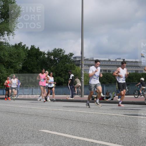29.06.2025 - hella hamburg halbmarathon Luisa Fischer http://msf.ph/oto/8448007 29.06.2025 09:48:11 Kennedybrücke 189, 14548, 14549, 15054, 12681, 1894, 4463, 5550, 6878, 7055, 7186, 8062, 9345, 10484 meine-sportfotos.de