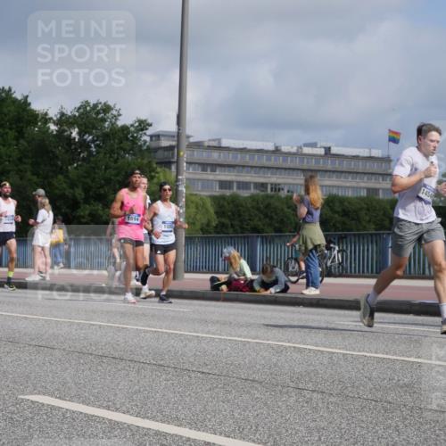 29.06.2025 - hella hamburg halbmarathon Luisa Fischer http://msf.ph/oto/8448038 29.06.2025 09:48:12 Kennedybrücke 1454, 1894, 1080, 1454, 1505, 1894, 4463, 5550, 7055, 7186, 8062, 9345, 10484 meine-sportfotos.de