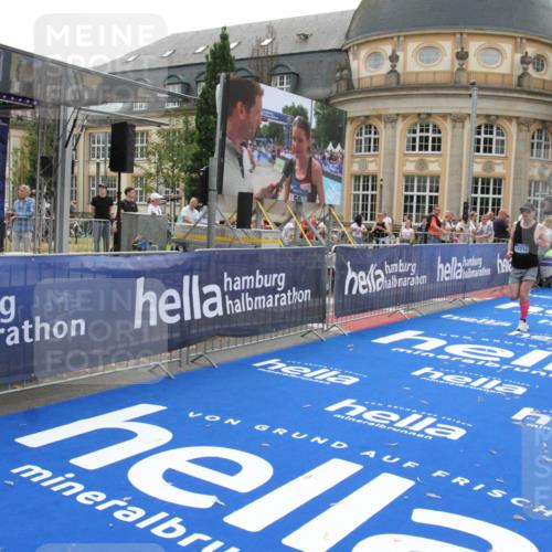 29.06.2025 - hella hamburg halbmarathon Michael Strokosch http://msf.ph/oto/8448064 29.06.2025 10:28:42 Ziel 1953, 3968, 6090, 10222, 15655, 17213 meine-sportfotos.de