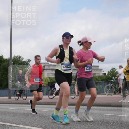 29.06.2025 - hella hamburg halbmarathon Luisa Fischer http://msf.ph/oto/8448071 29.06.2025 10:30:22 Kennedybrücke 14206, 12827, 12826, 2045, 3389, 4507, 6214, 9688, 10158 meine-sportfotos.de