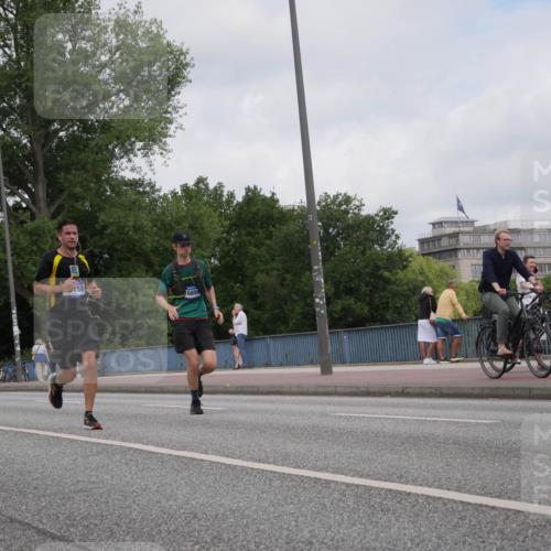 29.06.2025 - hella hamburg halbmarathon Luisa Fischer http://msf.ph/oto/8448084 29.06.2025 10:30:23 Kennedybrücke 15027, 58, 16804, 2045, 3389, 4507, 4509, 6214, 10158 meine-sportfotos.de