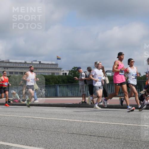 29.06.2025 - hella hamburg halbmarathon Luisa Fischer http://msf.ph/oto/8448126 29.06.2025 09:48:14 Kennedybrücke 4463, 14548, 1532, 1894, 1080, 1894, 4463, 7055, 8062, 9345 meine-sportfotos.de