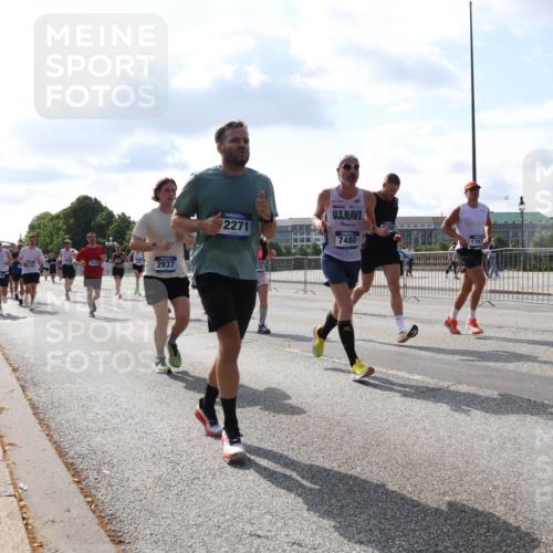 29.06.2025 - hella hamburg halbmarathon Lena Gebhardt http://msf.ph/oto/8448131 29.06.2025 09:53:41 Lombardsbrücke 3532, 2937, 2271, 7480, 1703, 90, 14764, 1098, 1466, 1558, 1750, 1759, 2270, 2365, 2402, 2516, 2623, 2823, 2890, 2937, 3004, 3146, 3186, 3414, 4091, 4140, 4247, 4310, 4553, 4949, 5022, 5115, 5362, 5460, 5532, 5623, 5624, 5650, 5692, 6071, 6203, 6282, 6309, 6375, 6388, 6460, 6575, 6903, 7167, 7204, 7322, 7385, 7448, 7450, 7480, 7734, 7765, 8023, 8269, 9030, 9043, 9126, 9626, 9633, 9723, 9965, 10792, 11077, 11936, 13009 meine-sportfotos.de