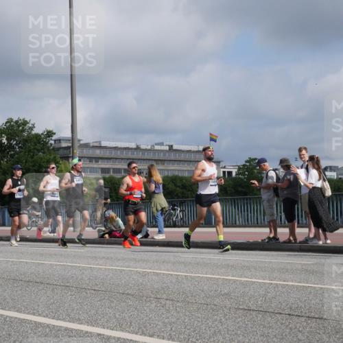 29.06.2025 - hella hamburg halbmarathon Luisa Fischer http://msf.ph/oto/8448137 29.06.2025 09:48:14 Kennedybrücke 19118, 13167, 1769, 8062, 4463, 1454, 1894, 4463, 7055, 8062, 9345 meine-sportfotos.de
