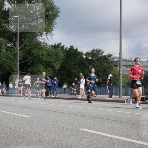 29.06.2025 - hella hamburg halbmarathon Luisa Fischer http://msf.ph/oto/8448185 29.06.2025 09:48:16 Kennedybrücke 16148, 2, 1316, 1894, 4463, 4812, 7055, 8062, 9345 meine-sportfotos.de
