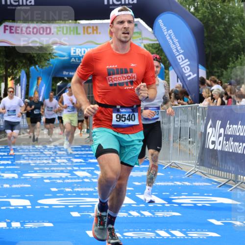 29.06.2025 - hella hamburg halbmarathon Strokosch-Dieckow http://msf.ph/oto/8448201 29.06.2025 10:38:49 Ziel 2296, 2719, 2980, 3783, 6684, 8450, 8958, 9264, 9540, 10218, 11055, 11281, 11282, 13137, 13755, 13800, 14093, 15257, 15372, 17722 meine-sportfotos.de