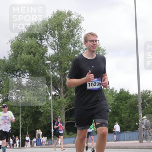 29.06.2025 - hella hamburg halbmarathon Luisa Fischer http://msf.ph/oto/8448381 29.06.2025 10:30:36 Kennedybrücke 2643, 10205, 13462, 5495, 2643, 4509, 5177, 5495, 7314, 7978, 8085, 8215, 10205 meine-sportfotos.de