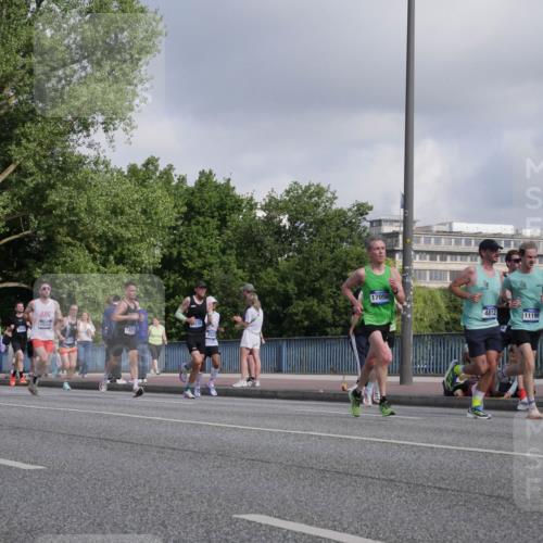 29.06.2025 - hella hamburg halbmarathon Luisa Fischer http://msf.ph/oto/8448385 29.06.2025 09:48:25 Kennedybrücke 15115, 8235, 1429, 1429, 8, 17056, 4812, 11199, 2525, 4812, 6169, 6495, 7845, 8784, 10453 meine-sportfotos.de