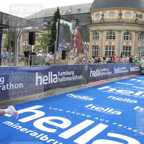 29.06.2025 - hella hamburg halbmarathon Michael Strokosch http://msf.ph/oto/8448434 29.06.2025 10:28:49 Ziel 2604, 3968, 6090, 10486, 15655, 17428, 18763 meine-sportfotos.de