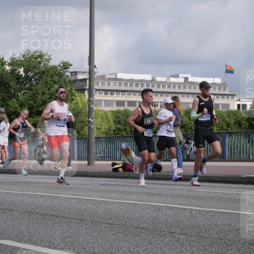 29.06.2025 - hella hamburg halbmarathon Luisa Fischer http://msf.ph/oto/8448452 29.06.2025 09:48:27 Kennedybrücke 15115, 784, 14293, 2525, 18235, 2525, 3843, 4812, 5042, 6169, 6495, 7845, 8784, 10453 meine-sportfotos.de
