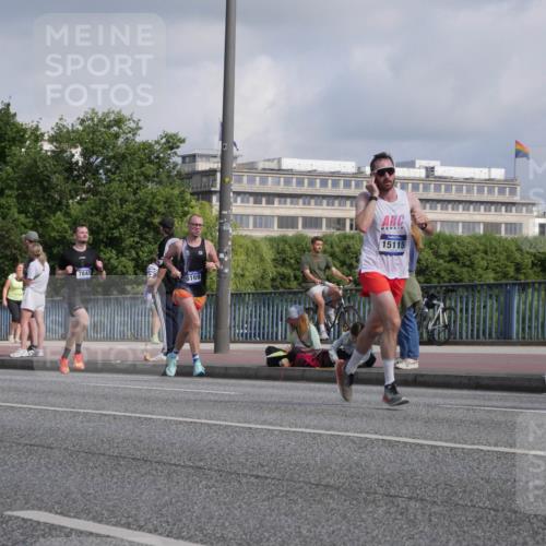 29.06.2025 - hella hamburg halbmarathon Luisa Fischer http://msf.ph/oto/8448465 29.06.2025 09:48:28 Kennedybrücke 18563, 7845, 6169, 15115, 2525, 3809, 3843, 4812, 5042, 6169, 6495, 7845, 8784, 8956, 10453 meine-sportfotos.de