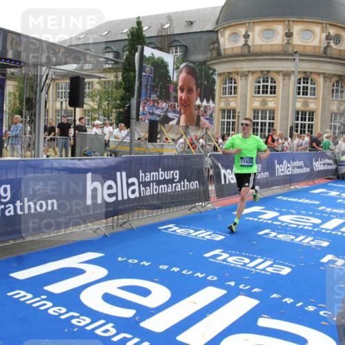 29.06.2025 - hella hamburg halbmarathon Michael Strokosch http://msf.ph/oto/8448486 29.06.2025 10:28:50 Ziel 2604, 3968, 6090, 10486, 15655, 17428, 18763 meine-sportfotos.de