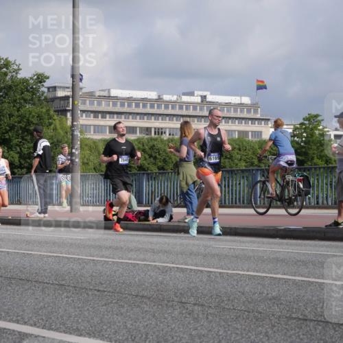 29.06.2025 - hella hamburg halbmarathon Luisa Fischer http://msf.ph/oto/8448488 29.06.2025 09:48:30 Kennedybrücke 1856, 8563, 7845, 6169, 2525, 3809, 3843, 3955, 5042, 6169, 6495, 7845, 8784, 8956, 10453 meine-sportfotos.de