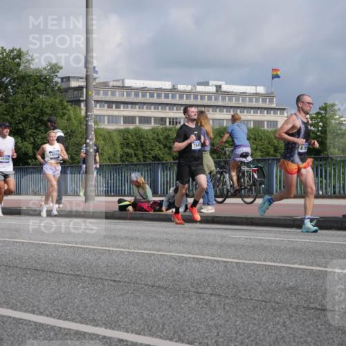 29.06.2025 - hella hamburg halbmarathon Luisa Fischer http://msf.ph/oto/8448492 29.06.2025 09:48:30 Kennedybrücke 5695, 18562, 18563, 7845, 6169, 2525, 3809, 3843, 3955, 5042, 6169, 6495, 7845, 8784, 8956, 10453 meine-sportfotos.de