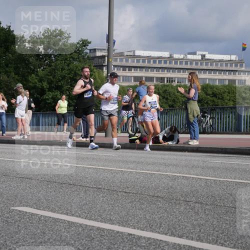 29.06.2025 - hella hamburg halbmarathon Luisa Fischer http://msf.ph/oto/8448508 29.06.2025 09:48:31 Kennedybrücke 276, 8784, 3843, 16695, 1856, 18563, 2525, 3809, 3843, 3955, 5042, 6169, 7845, 8784, 8956, 10453 meine-sportfotos.de