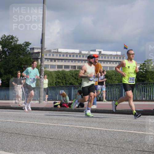 29.06.2025 - hella hamburg halbmarathon Luisa Fischer http://msf.ph/oto/8448548 29.06.2025 09:48:34 Kennedybrücke 14276, 5042, 843, 8784, 3809, 3843, 3955, 5042, 6169, 7845, 8784, 8956, 10298 meine-sportfotos.de