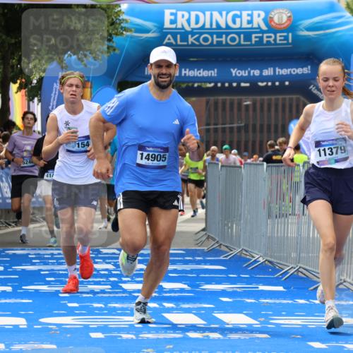 29.06.2025 - hella hamburg halbmarathon Strokosch-Dieckow http://msf.ph/oto/8448644 29.06.2025 10:38:33 Ziel 1710, 3790, 4148, 5248, 8571, 9403, 11379, 12772, 14905, 16280, 17154, 18188, 18357 meine-sportfotos.de