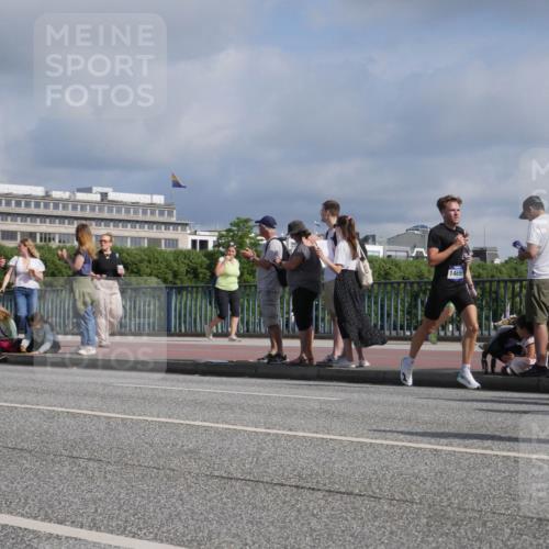 29.06.2025 - hella hamburg halbmarathon Luisa Fischer http://msf.ph/oto/8448682 29.06.2025 09:48:40 Kennedybrücke 16507, 14699, 3809, 3955, 5042, 7534, 7901, 8956, 10298 meine-sportfotos.de