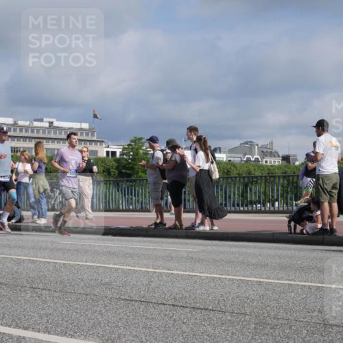 29.06.2025 - hella hamburg halbmarathon Luisa Fischer http://msf.ph/oto/8448697 29.06.2025 09:48:41 Kennedybrücke 16507, 1029, 3809, 3955, 7534, 7901, 8956, 10298 meine-sportfotos.de