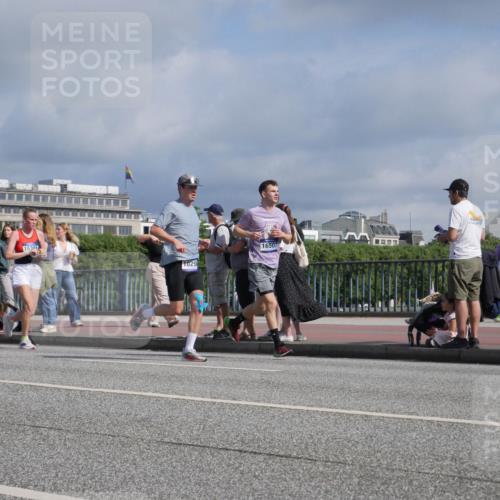 29.06.2025 - hella hamburg halbmarathon Luisa Fischer http://msf.ph/oto/8448715 29.06.2025 09:48:42 Kennedybrücke 15301, 1029, 16507, 3955, 7534, 7901, 10298 meine-sportfotos.de