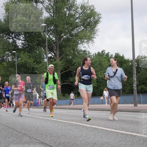 29.06.2025 - hella hamburg halbmarathon Luisa Fischer http://msf.ph/oto/8448733 29.06.2025 10:30:56 Kennedybrücke 4372, 14017, 14021, 15123, 18256, 83, 1793, 1148, 1793, 4372, 5903, 7234, 8327 meine-sportfotos.de