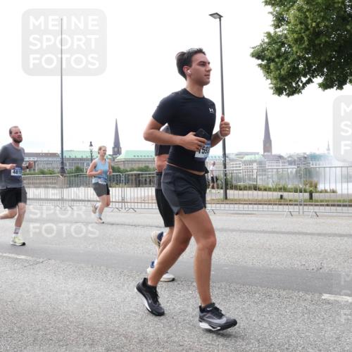 29.06.2025 - hella hamburg halbmarathon Lena Gebhardt http://msf.ph/oto/8448737 29.06.2025 10:30:32 Lombardsbrücke 12349, 4819, 159, 1059, 1472, 1547, 1647, 2505, 2569, 2754, 2755, 2901, 3281, 3443, 3573, 4198, 4575, 4819, 6344, 6556, 6598, 6616, 6626, 7071, 7120, 9830, 10880, 11984, 12349, 12350, 12460, 12461, 12504, 12687, 12688, 12710, 13418, 14216, 14304, 14421, 15299, 15757, 15789, 15938, 16182, 16504, 16601, 16604, 16735, 16791, 16864, 18046, 18362, 18503, 18671, 18795, 18860 meine-sportfotos.de