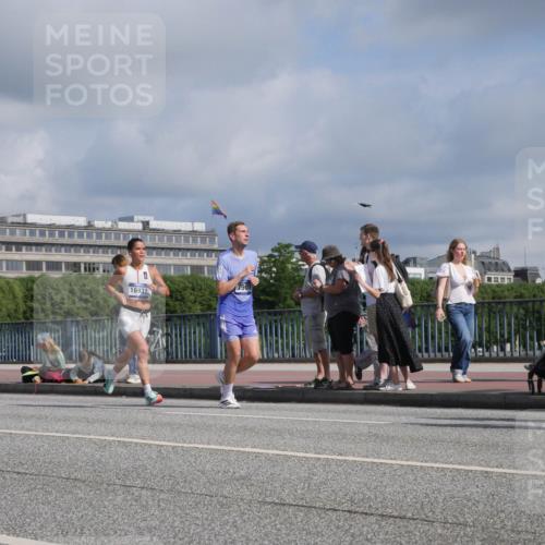 29.06.2025 - hella hamburg halbmarathon Luisa Fischer http://msf.ph/oto/8448823 29.06.2025 09:48:46 Kennedybrücke 7901, 16931, 1344, 4477, 7534, 7628, 7901, 10865 meine-sportfotos.de