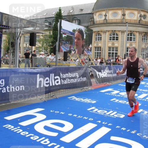 29.06.2025 - hella hamburg halbmarathon Michael Strokosch http://msf.ph/oto/8448849 29.06.2025 10:29:04 Ziel 10351, 18874, 19142 meine-sportfotos.de