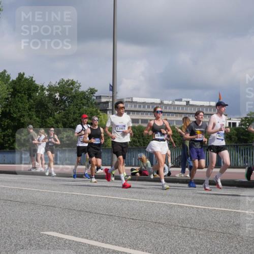 29.06.2025 - hella hamburg halbmarathon Luisa Fischer http://msf.ph/oto/8448852 29.06.2025 09:48:51 Kennedybrücke 1344, 5902, 13961, 16712, 11250, 16957, 13252, 1344, 1889, 4477, 4944, 7534, 7628, 7901, 10865 meine-sportfotos.de