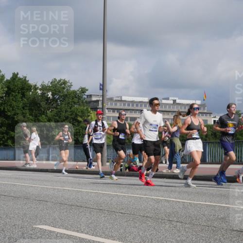 29.06.2025 - hella hamburg halbmarathon Luisa Fischer http://msf.ph/oto/8448859 29.06.2025 09:48:51 Kennedybrücke 7628, 4477, 1590, 13961, 16712, 243, 1695, 1344, 1889, 4477, 4944, 7534, 7628, 7901, 10865 meine-sportfotos.de