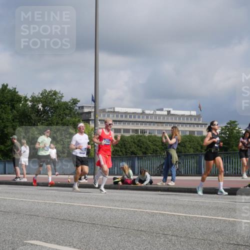 29.06.2025 - hella hamburg halbmarathon Luisa Fischer http://msf.ph/oto/8448905 29.06.2025 09:48:54 Kennedybrücke 494, 7628, 1344, 1344, 1889, 4477, 4944, 7628, 10865 meine-sportfotos.de
