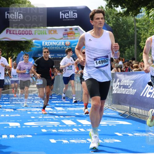 29.06.2025 - hella hamburg halbmarathon Strokosch-Dieckow http://msf.ph/oto/8448937 29.06.2025 10:38:24 Ziel 1042, 1710, 2745, 3014, 3431, 3790, 6095, 7110, 8571, 14992, 16075, 16280, 18357, 18761 meine-sportfotos.de