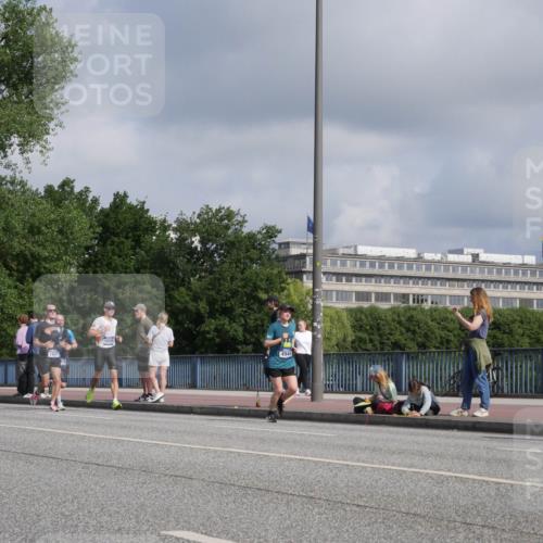 29.06.2025 - hella hamburg halbmarathon Luisa Fischer http://msf.ph/oto/8448952 29.06.2025 09:48:56 Kennedybrücke 11304, 1889, 16505, 4944, 1344, 1889, 2243, 4477, 4944, 5048, 7628, 8312, 10865 meine-sportfotos.de
