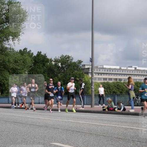 29.06.2025 - hella hamburg halbmarathon Luisa Fischer http://msf.ph/oto/8448977 29.06.2025 09:48:58 Kennedybrücke 11304, 10927, 1889, 16619, 16505, 4944, 1344, 1889, 2243, 4944, 5048, 5660, 7628, 8312, 10865 meine-sportfotos.de
