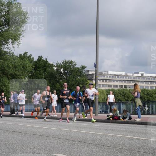 29.06.2025 - hella hamburg halbmarathon Luisa Fischer http://msf.ph/oto/8448987 29.06.2025 09:48:58 Kennedybrücke 11304, 10927, 1889, 16619, 16505, 1344, 1889, 2243, 4944, 5048, 5660, 7628, 8312, 10865 meine-sportfotos.de
